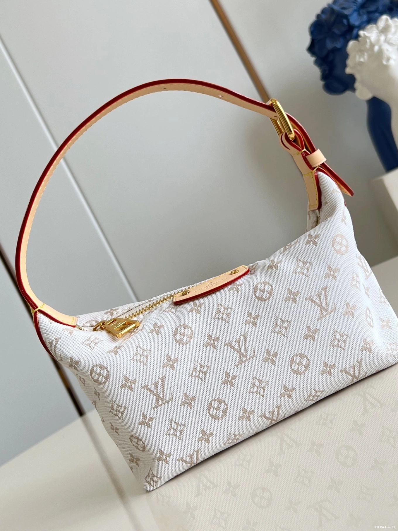 Aaa replica bags Vuitton Louis Hills Pochette 0815